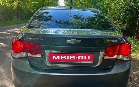 Chevrolet Cruze II, 2010 год, 685 000 рублей, 4 фотография