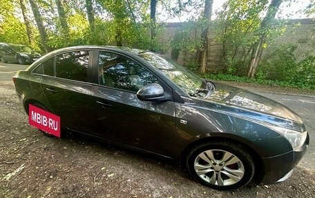 Chevrolet Cruze II, 2010 год, 685 000 рублей, 6 фотография