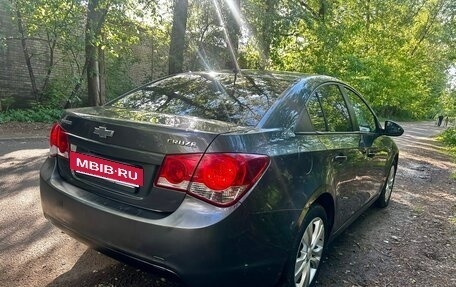 Chevrolet Cruze II, 2010 год, 685 000 рублей, 5 фотография
