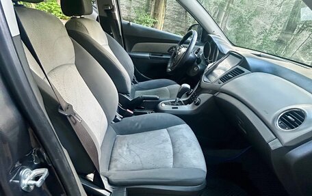 Chevrolet Cruze II, 2010 год, 685 000 рублей, 18 фотография