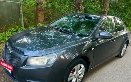 Chevrolet Cruze II, 2010 год, 685 000 рублей, 10 фотография