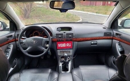 Toyota Avensis III рестайлинг, 2005 год, 620 000 рублей, 6 фотография