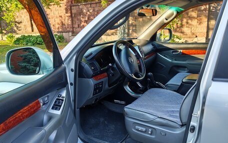 Toyota Land Cruiser Prado 120 рестайлинг, 2006 год, 2 200 000 рублей, 12 фотография