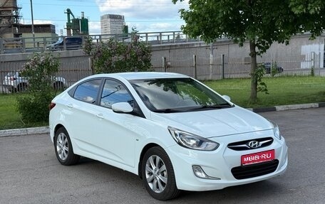 Hyundai Solaris II рестайлинг, 2011 год, 990 000 рублей, 1 фотография