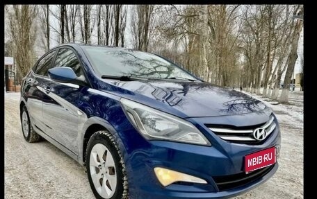 Hyundai Solaris II рестайлинг, 2016 год, 925 000 рублей, 1 фотография