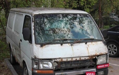 Toyota HiAce H100, 2000 год, 300 000 рублей, 1 фотография