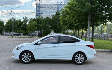 Hyundai Solaris II рестайлинг, 2011 год, 990 000 рублей, 4 фотография