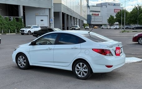 Hyundai Solaris II рестайлинг, 2011 год, 990 000 рублей, 5 фотография