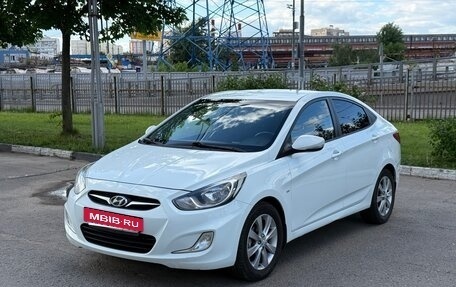 Hyundai Solaris II рестайлинг, 2011 год, 990 000 рублей, 3 фотография