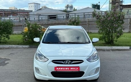 Hyundai Solaris II рестайлинг, 2011 год, 990 000 рублей, 2 фотография