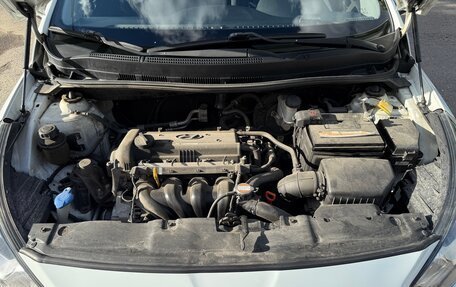 Hyundai Solaris II рестайлинг, 2011 год, 990 000 рублей, 14 фотография