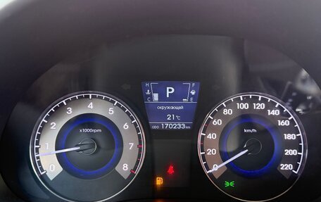 Hyundai Solaris II рестайлинг, 2011 год, 990 000 рублей, 17 фотография