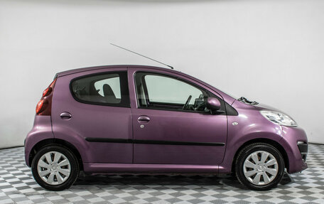 Peugeot 107 I рестайлинг, 2013 год, 770 000 рублей, 4 фотография