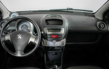 Peugeot 107 I рестайлинг, 2013 год, 770 000 рублей, 11 фотография
