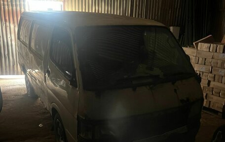 Toyota HiAce H100, 2000 год, 300 000 рублей, 5 фотография