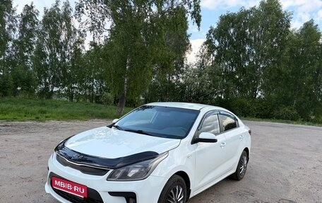 KIA Rio IV, 2018 год, 1 050 000 рублей, 1 фотография