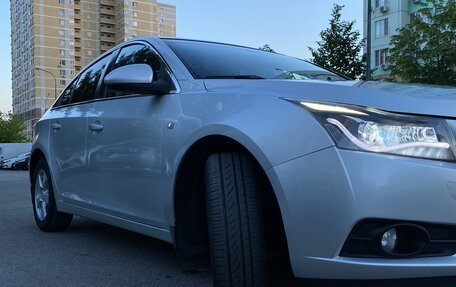 Chevrolet Cruze II, 2010 год, 875 000 рублей, 8 фотография