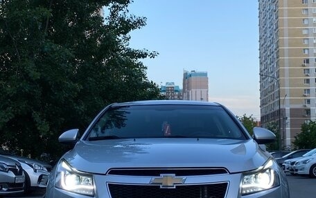 Chevrolet Cruze II, 2010 год, 875 000 рублей, 2 фотография