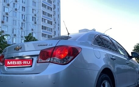 Chevrolet Cruze II, 2010 год, 875 000 рублей, 4 фотография