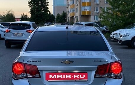 Chevrolet Cruze II, 2010 год, 875 000 рублей, 3 фотография