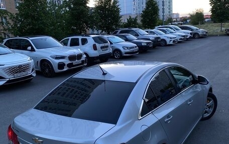 Chevrolet Cruze II, 2010 год, 875 000 рублей, 5 фотография
