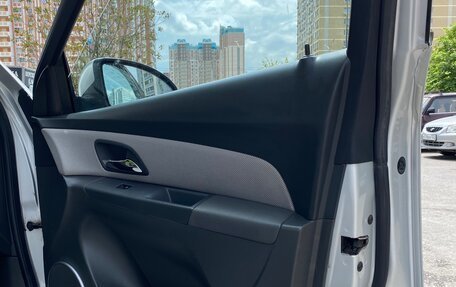 Chevrolet Cruze II, 2010 год, 875 000 рублей, 28 фотография