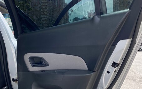 Chevrolet Cruze II, 2010 год, 875 000 рублей, 30 фотография