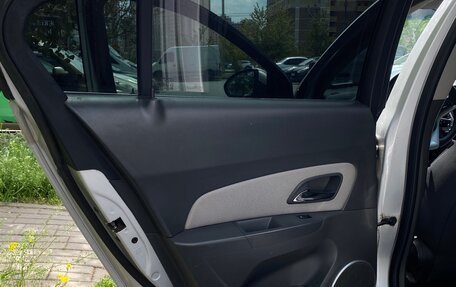 Chevrolet Cruze II, 2010 год, 875 000 рублей, 29 фотография