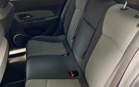 Chevrolet Cruze II, 2010 год, 875 000 рублей, 26 фотография