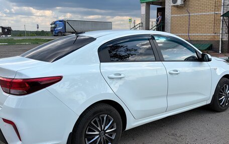 KIA Rio IV, 2018 год, 1 050 000 рублей, 5 фотография