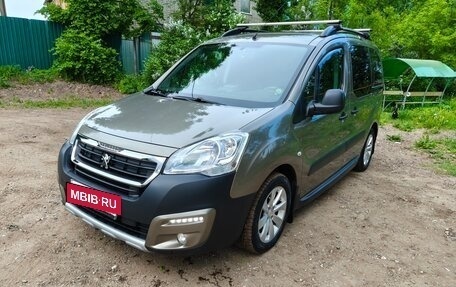 Peugeot Partner II рестайлинг 2, 2017 год, 1 300 000 рублей, 2 фотография