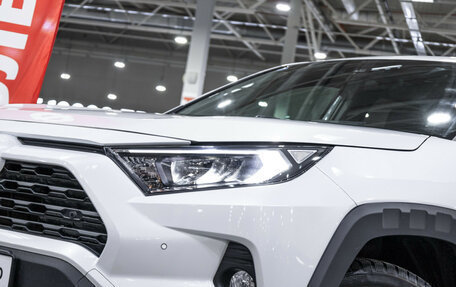 Toyota RAV4, 2022 год, 3 680 000 рублей, 2 фотография