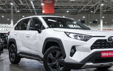 Toyota RAV4, 2022 год, 3 680 000 рублей, 9 фотография