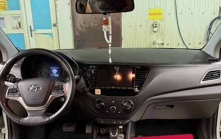 Hyundai Solaris II рестайлинг, 2019 год, 1 050 000 рублей, 3 фотография