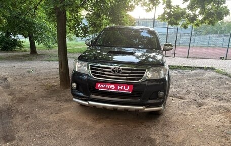 Toyota Hilux VII, 2011 год, 1 900 000 рублей, 2 фотография
