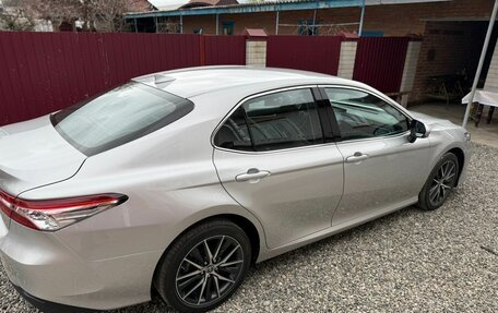 Toyota Camry, 2021 год, 3 900 000 рублей, 5 фотография