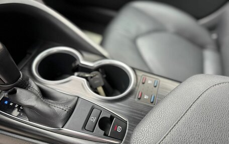 Toyota Camry, 2021 год, 3 900 000 рублей, 6 фотография