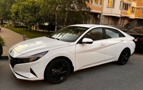 Hyundai Elantra, 2021 год, 2 390 000 рублей, 2 фотография