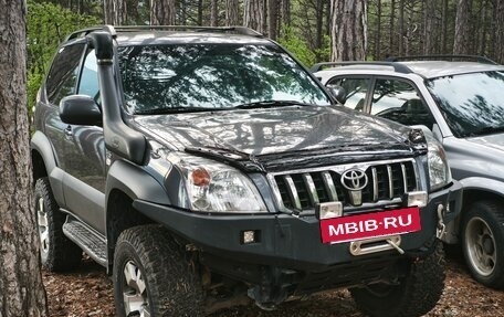 Toyota Land Cruiser Prado 120 рестайлинг, 2004 год, 2 900 000 рублей, 2 фотография