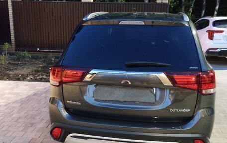 Mitsubishi Outlander III рестайлинг 3, 2019 год, 2 030 000 рублей, 5 фотография