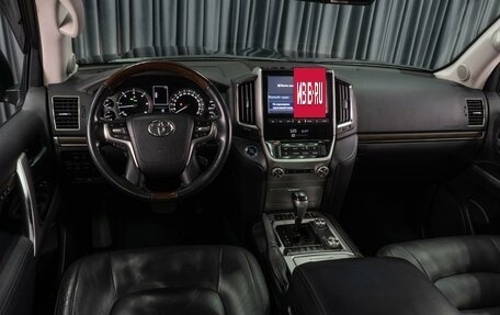 Toyota Land Cruiser 200, 2016 год, 5 618 000 рублей, 6 фотография