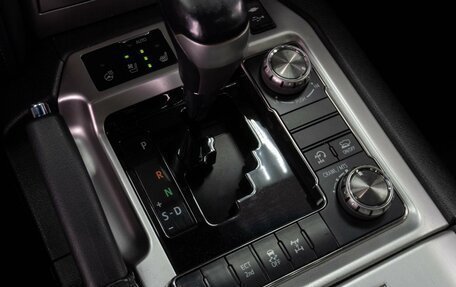 Toyota Land Cruiser 200, 2016 год, 5 618 000 рублей, 21 фотография