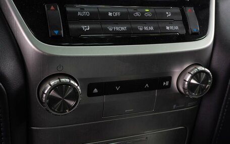 Toyota Land Cruiser 200, 2016 год, 5 618 000 рублей, 19 фотография