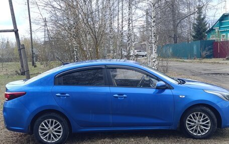 KIA Rio IV, 2018 год, 899 999 рублей, 2 фотография