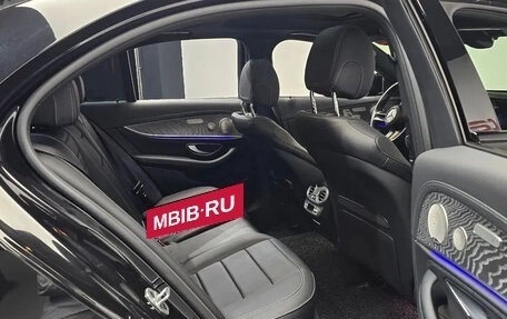 Mercedes-Benz E-Класс, 2023 год, 8 фотография