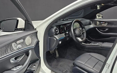 Mercedes-Benz E-Класс, 2022 год, 4 фотография