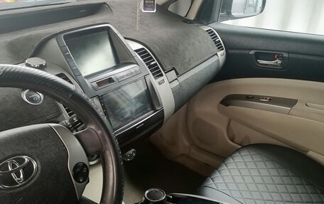 Toyota Prius, 2006 год, 750 000 рублей, 9 фотография
