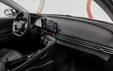 Hyundai Elantra, 2023 год, 2 040 000 рублей, 8 фотография