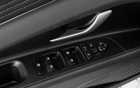 Hyundai Elantra, 2023 год, 2 040 000 рублей, 12 фотография