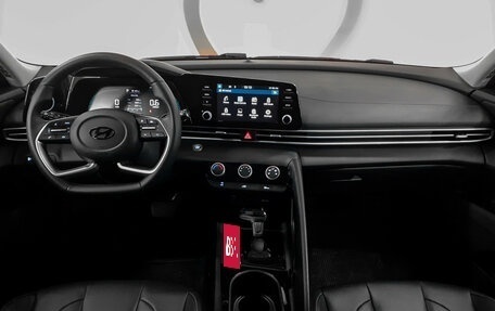 Hyundai Elantra, 2023 год, 2 040 000 рублей, 9 фотография